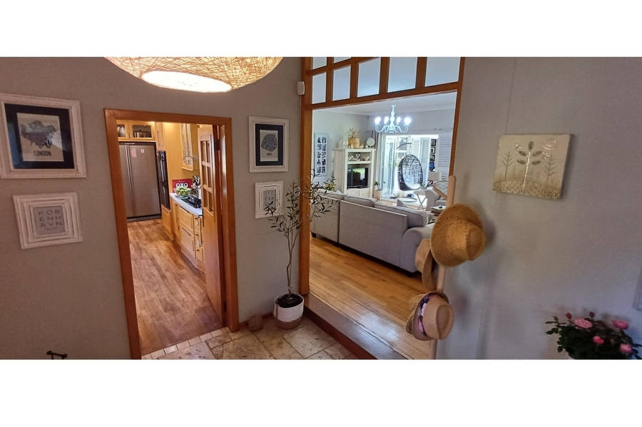 5 Bedroom Property for Sale in Jim Fouchepark Free State